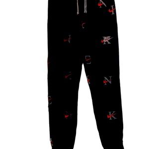 Nike; Big Boys Medium gently worn in good condition soft fabric so rips or snags